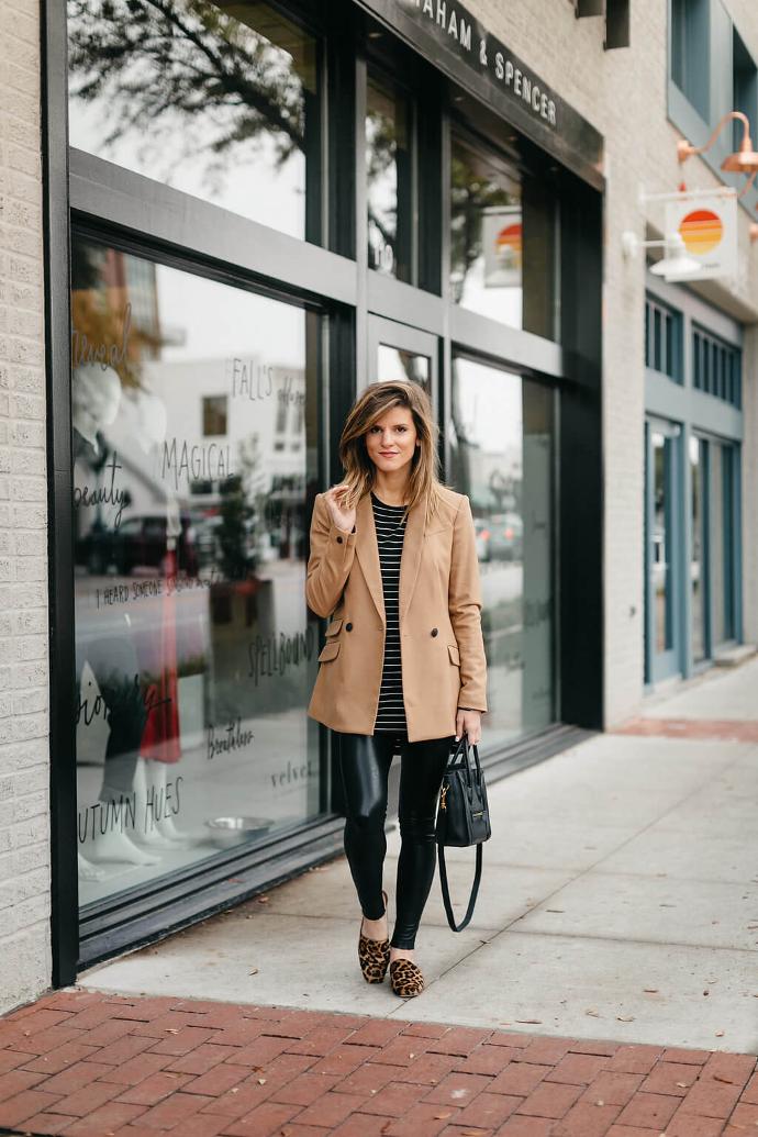 Estilo athleisure Leggins y blazer