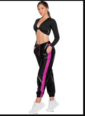 Jogger para dama con apariencia de cuero talla M negro